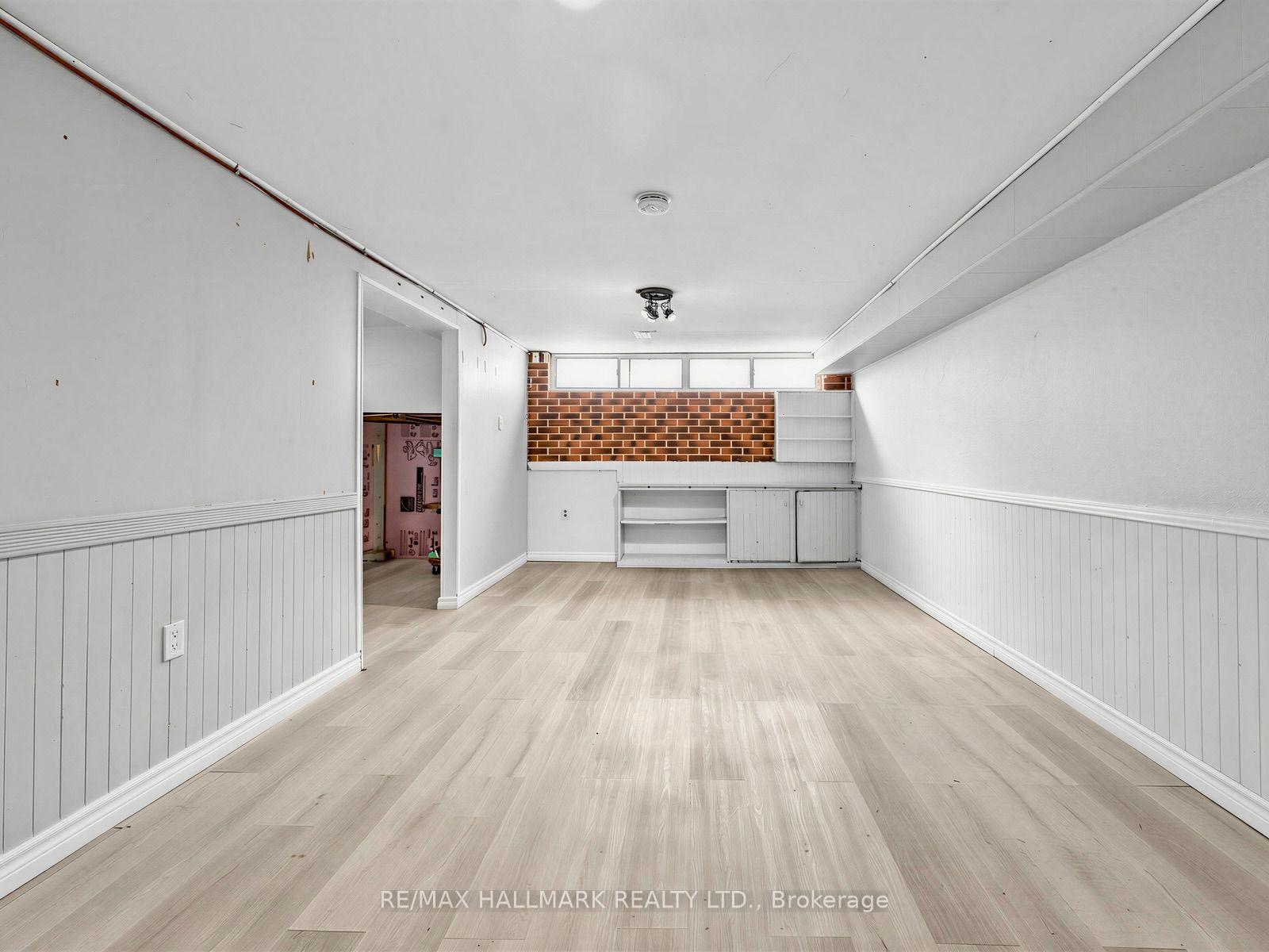Photo 42 of 16 Avis Crescent, Toronto, O'Connor-Parkview — HOMEH