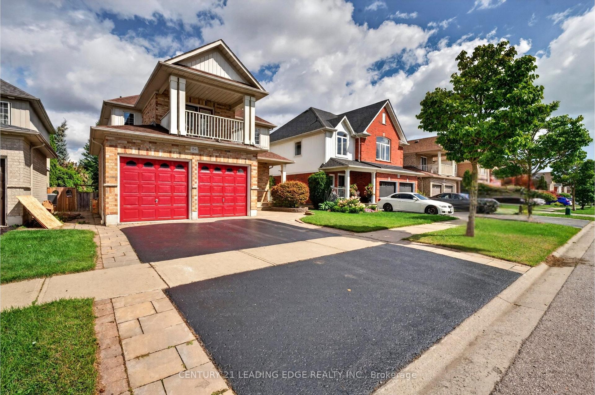 Photo 2 of 134 Toscana Drive, Whitby, Taunton North — HOMEH