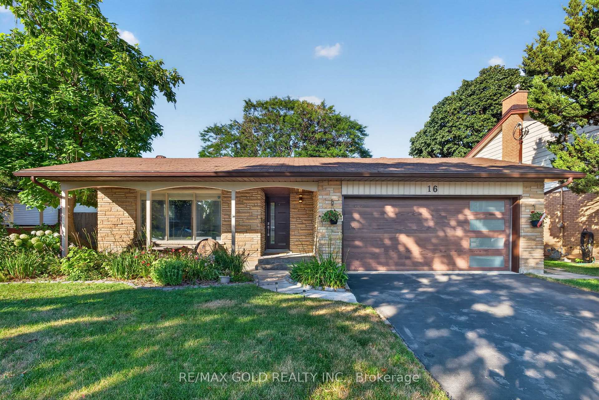 Photo of 16 Monterey Road