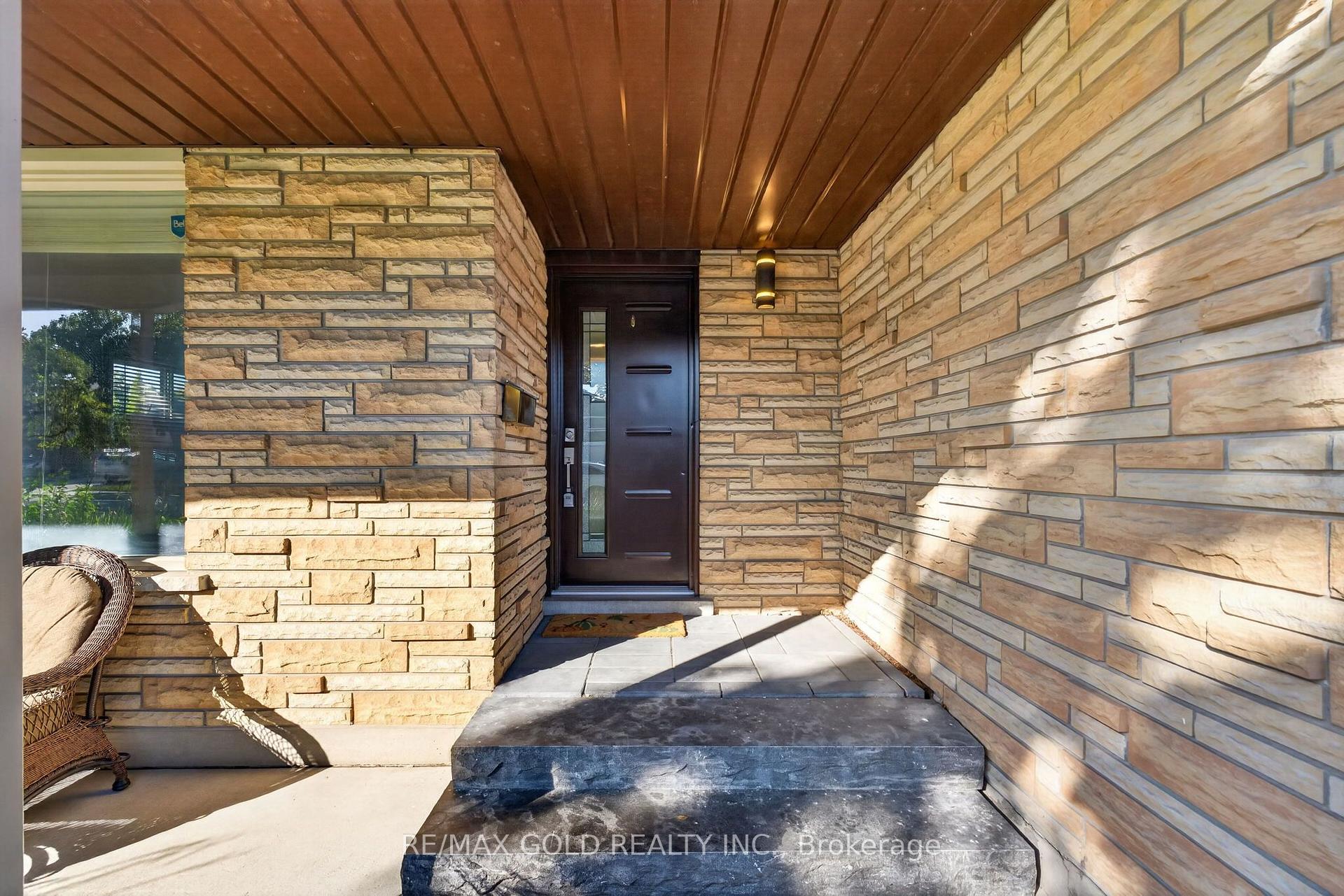 Photo 5 of 16 Monterey Road, Kitchener, Heritage Park - Kitchener — HOMEH