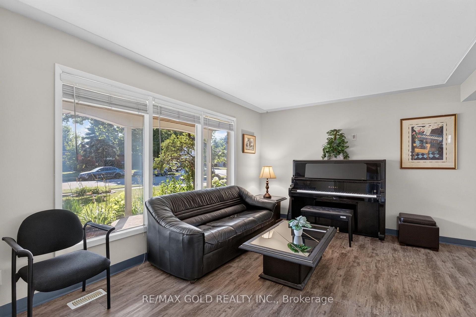 Photo 7 of 16 Monterey Road, Kitchener, Heritage Park - Kitchener — HOMEH