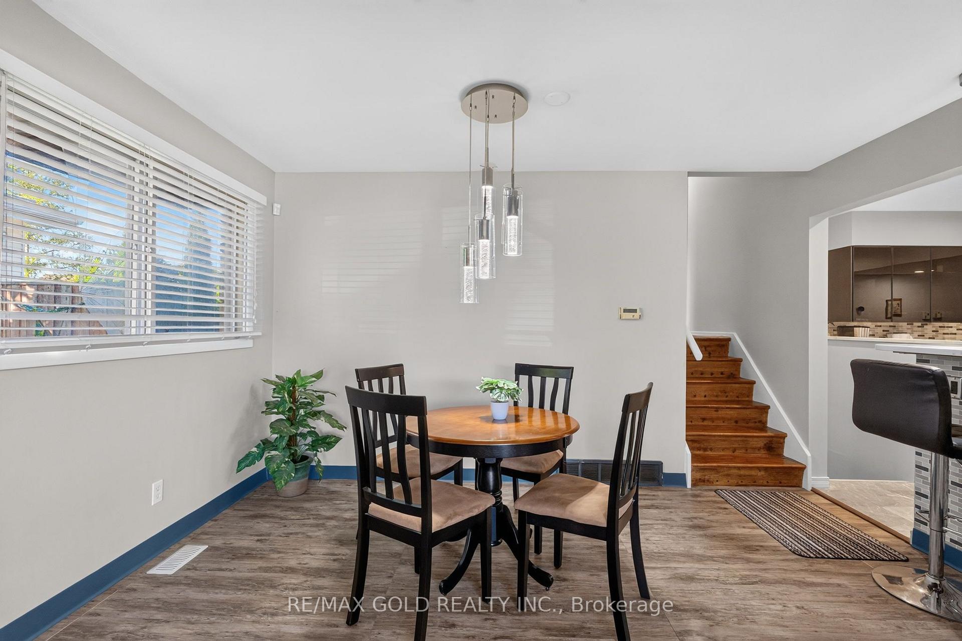 Photo 11 of 16 Monterey Road, Kitchener, Heritage Park - Kitchener — HOMEH