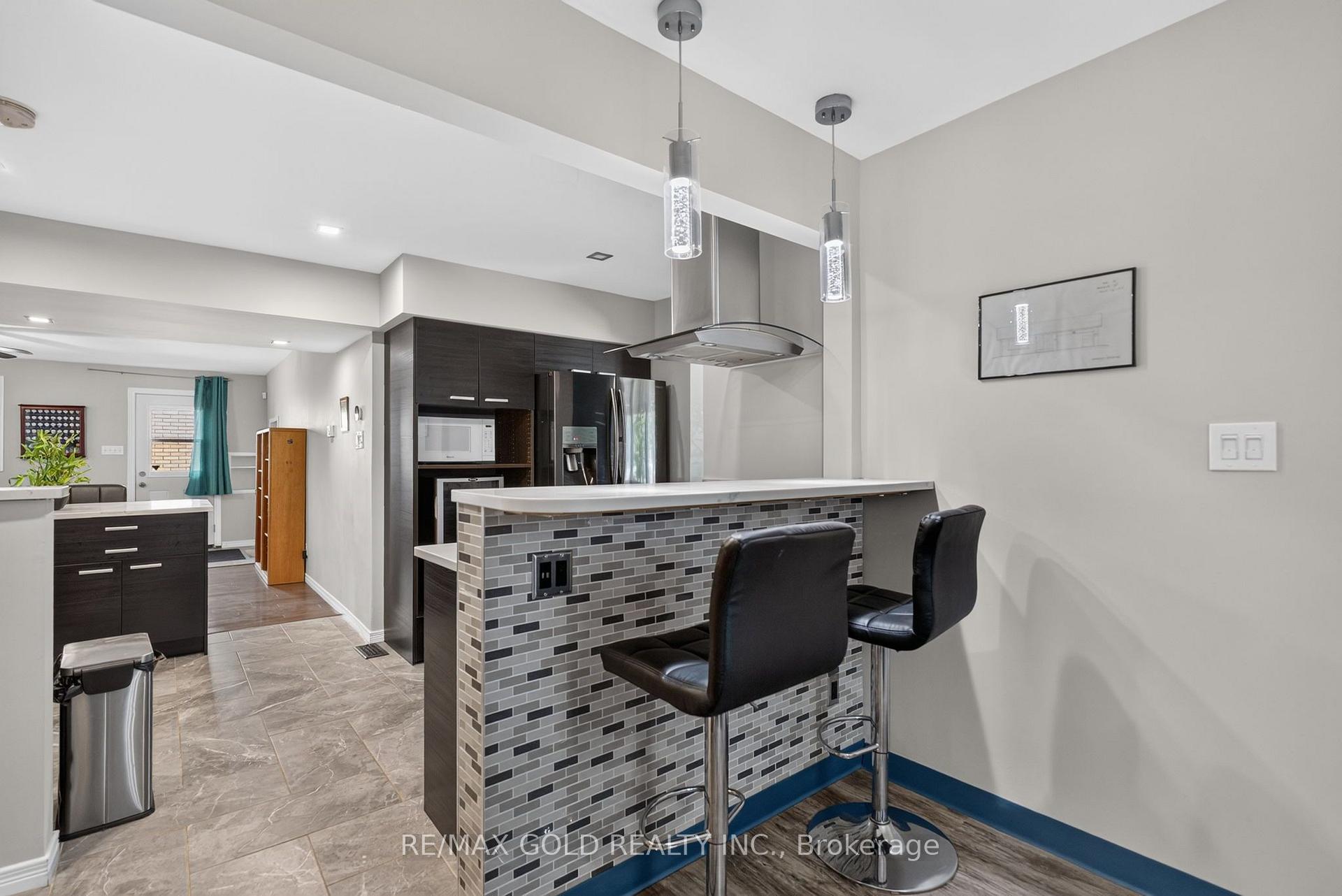 Photo 15 of 16 Monterey Road, Kitchener, Heritage Park - Kitchener — HOMEH