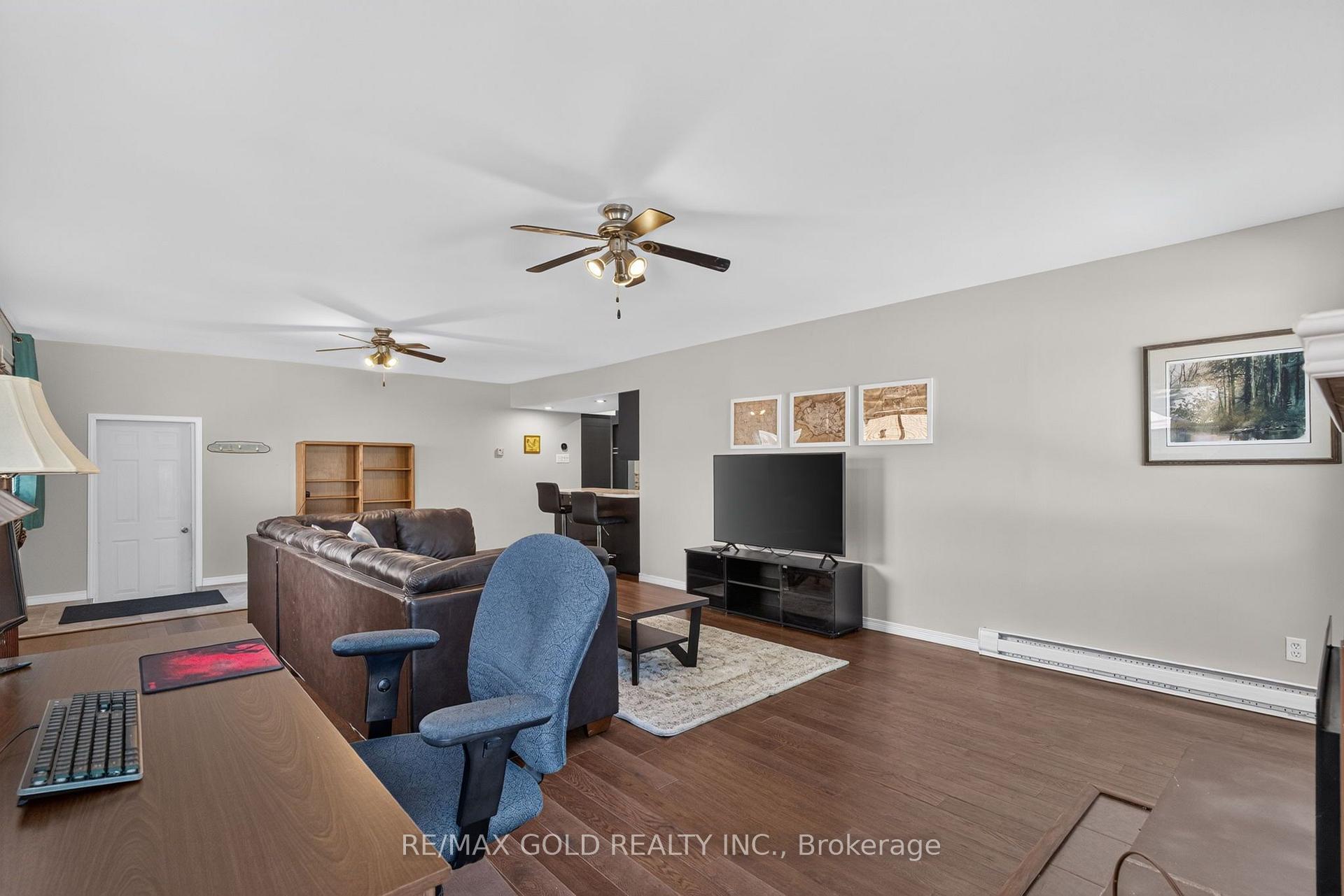 Photo 25 of 16 Monterey Road, Kitchener, Heritage Park - Kitchener — HOMEH