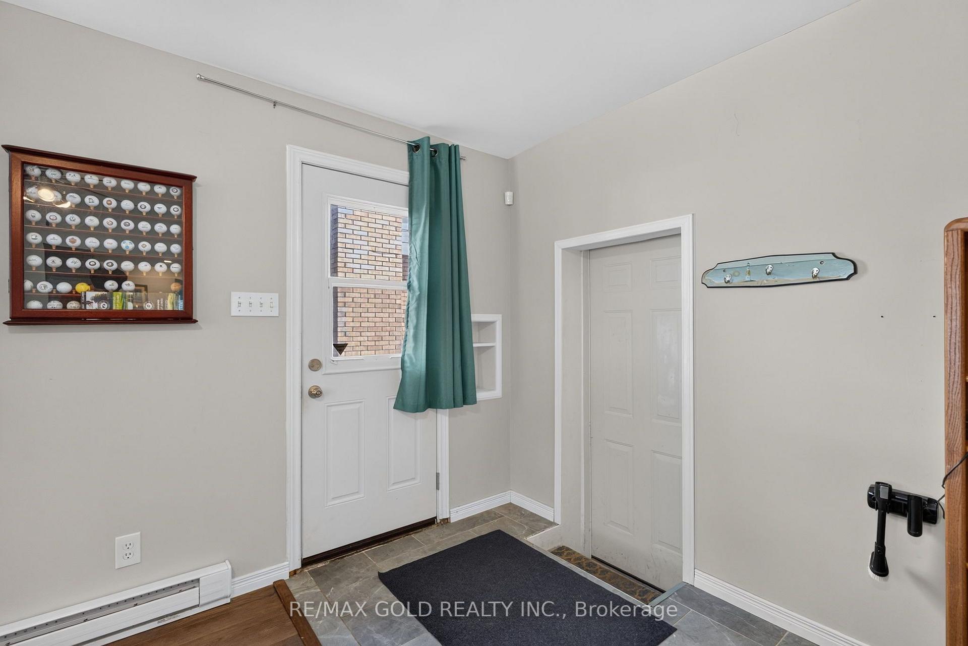 Photo 29 of 16 Monterey Road, Kitchener, Heritage Park - Kitchener — HOMEH