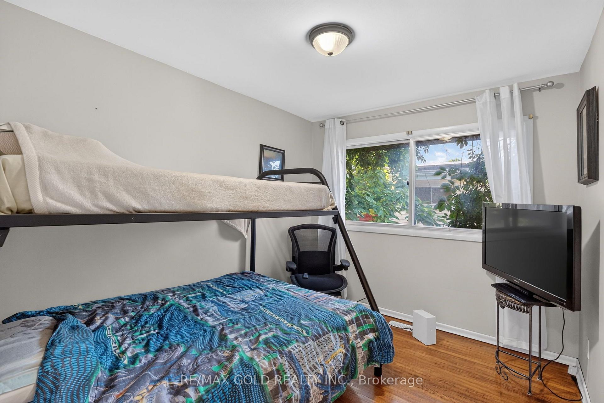 Photo 31 of 16 Monterey Road, Kitchener, Heritage Park - Kitchener — HOMEH