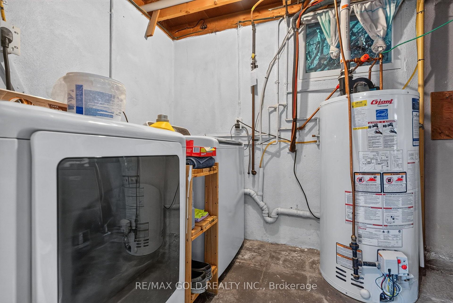 Photo 40 of 16 Monterey Road, Kitchener, Heritage Park - Kitchener — HOMEH