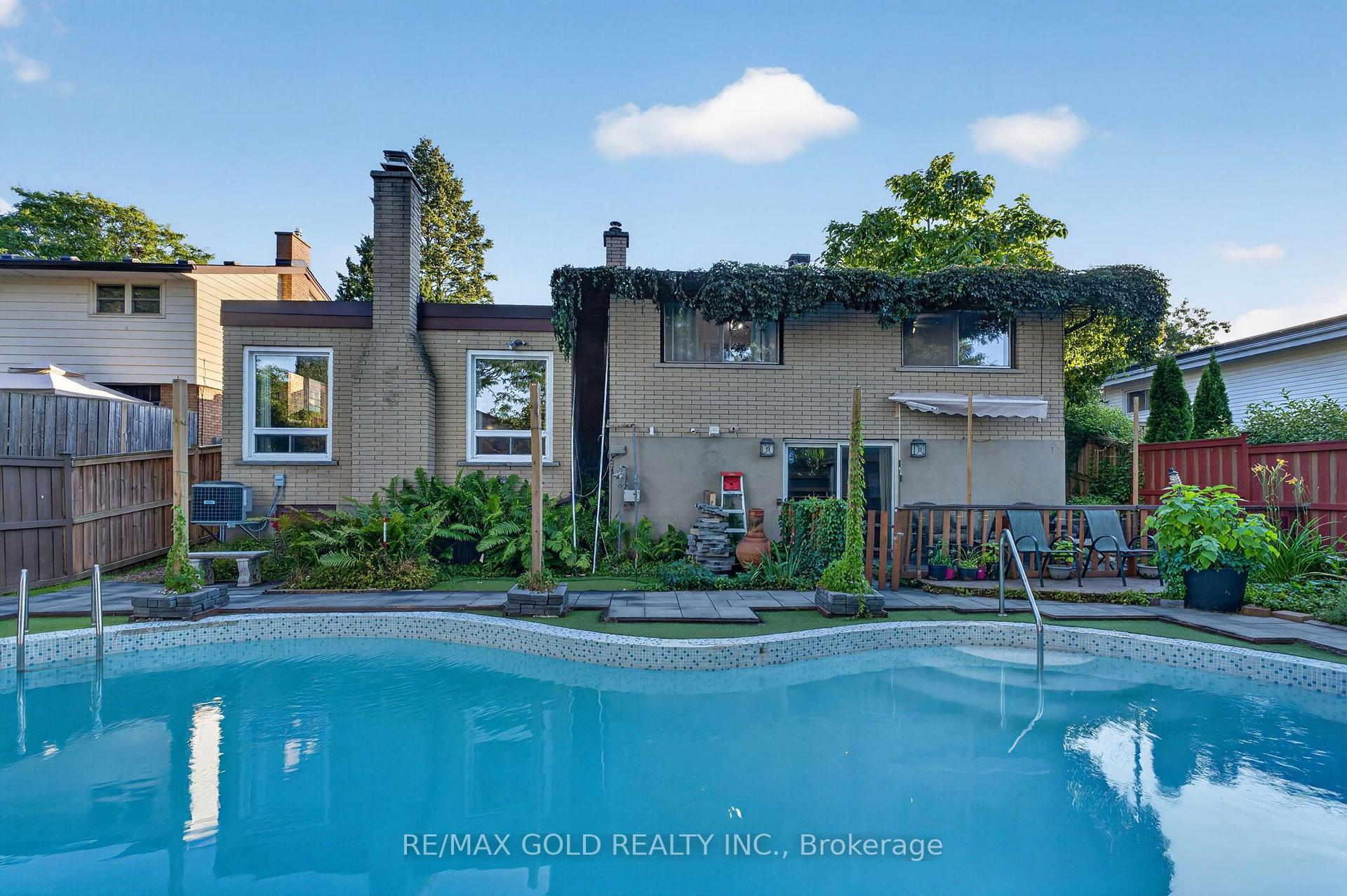 Photo 43 of 16 Monterey Road, Kitchener, Heritage Park - Kitchener — HOMEH