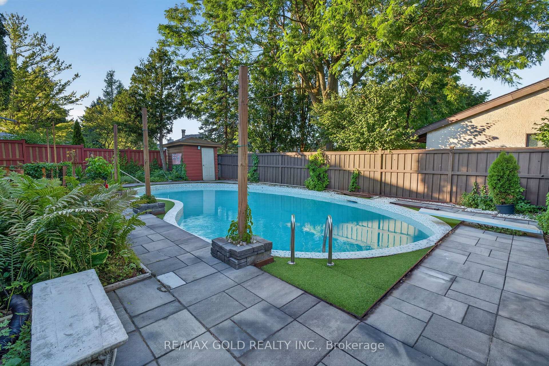 Photo 45 of 16 Monterey Road, Kitchener, Heritage Park - Kitchener — HOMEH