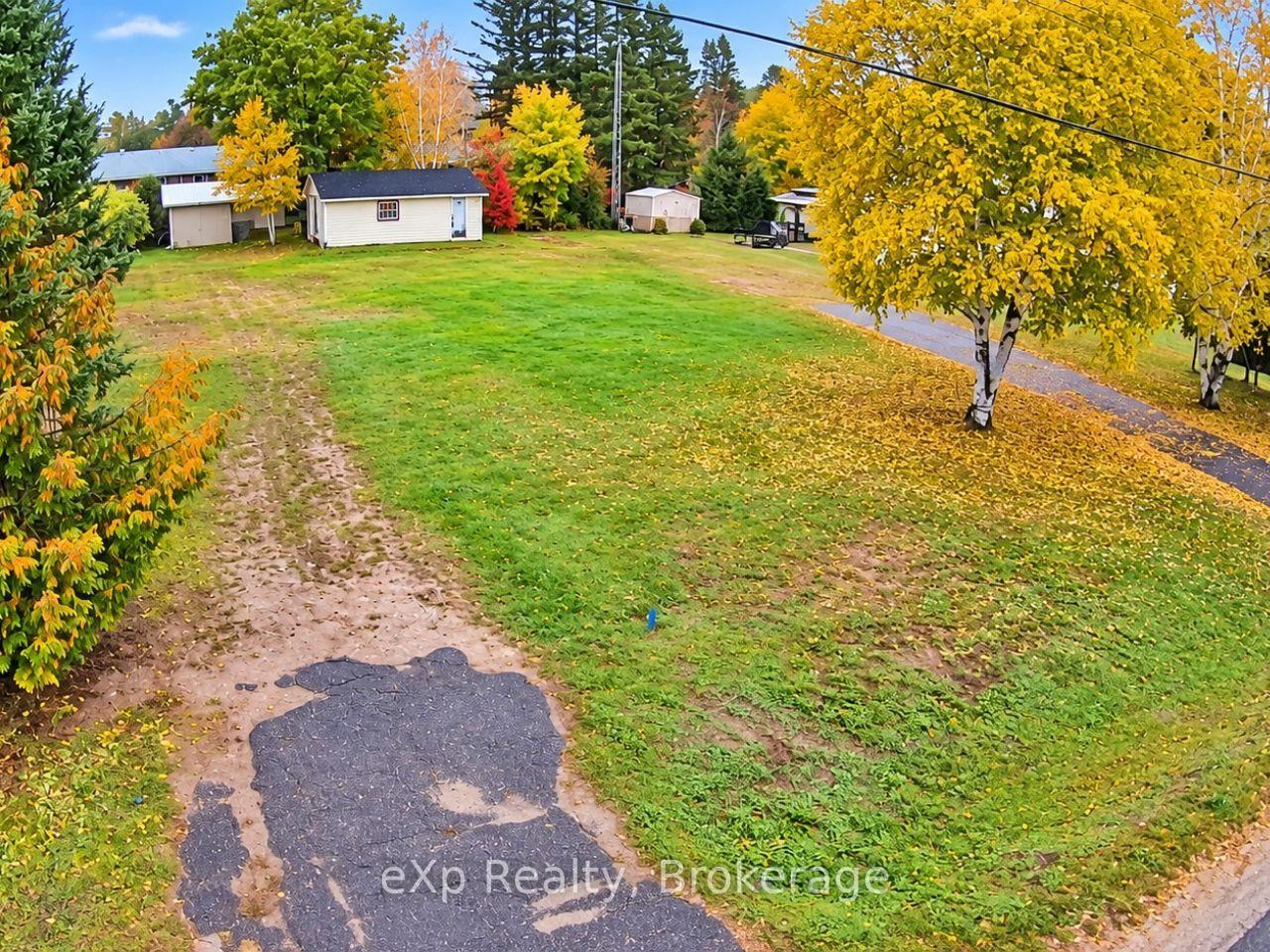 Photo 2 of 8 Cedar Court, South River — HOMEH