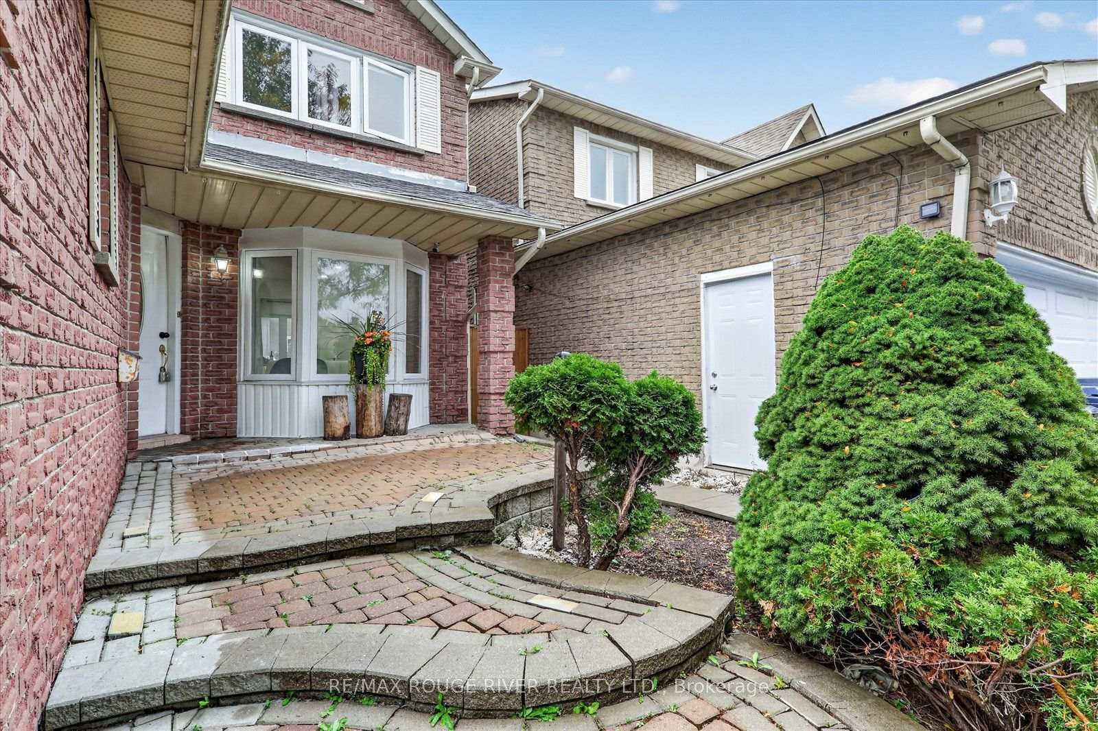 Photo 4 of 211 Ponymeadow Terrace, Scarborough, Highland Creek — HOMEH