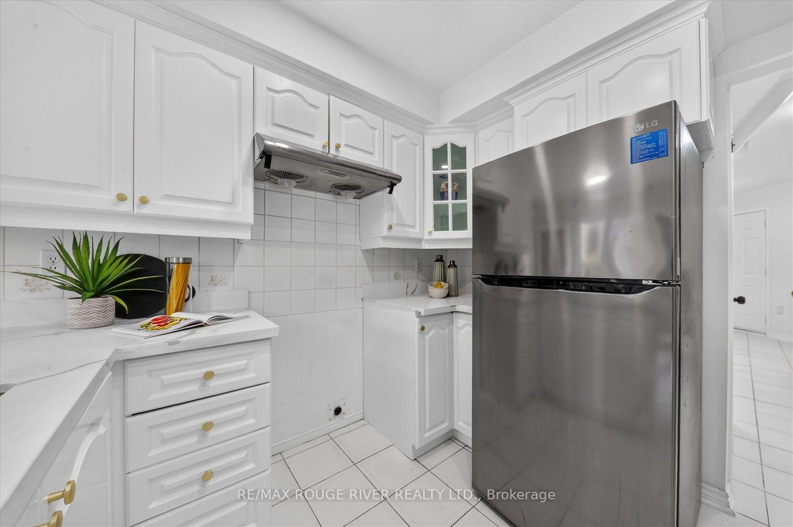Photo 13 of 211 Ponymeadow Terrace, Scarborough, Highland Creek — HOMEH