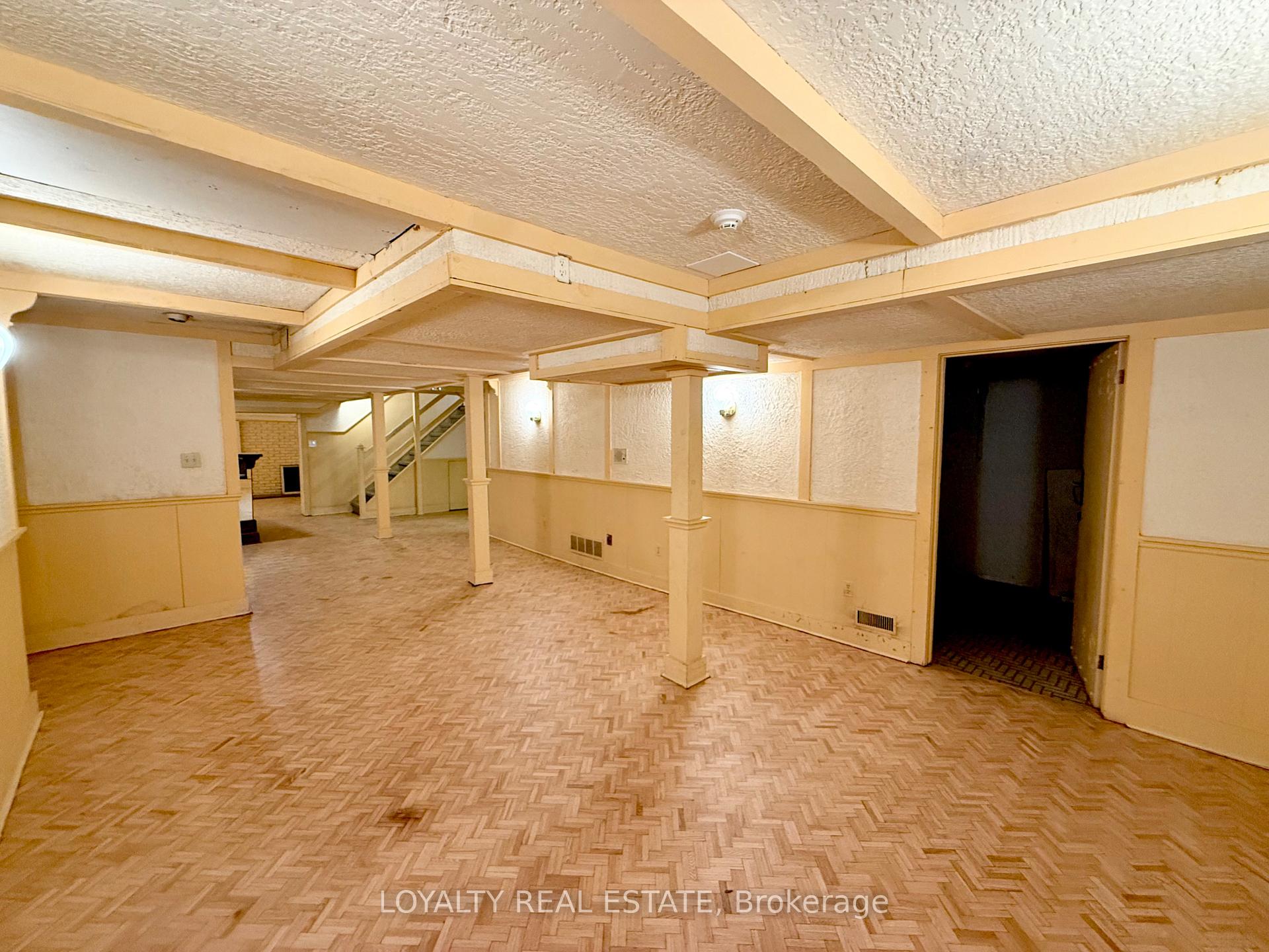 Photo 32 of 4 Canadiana Drive, Markham, Bayview Glen — HOMEH