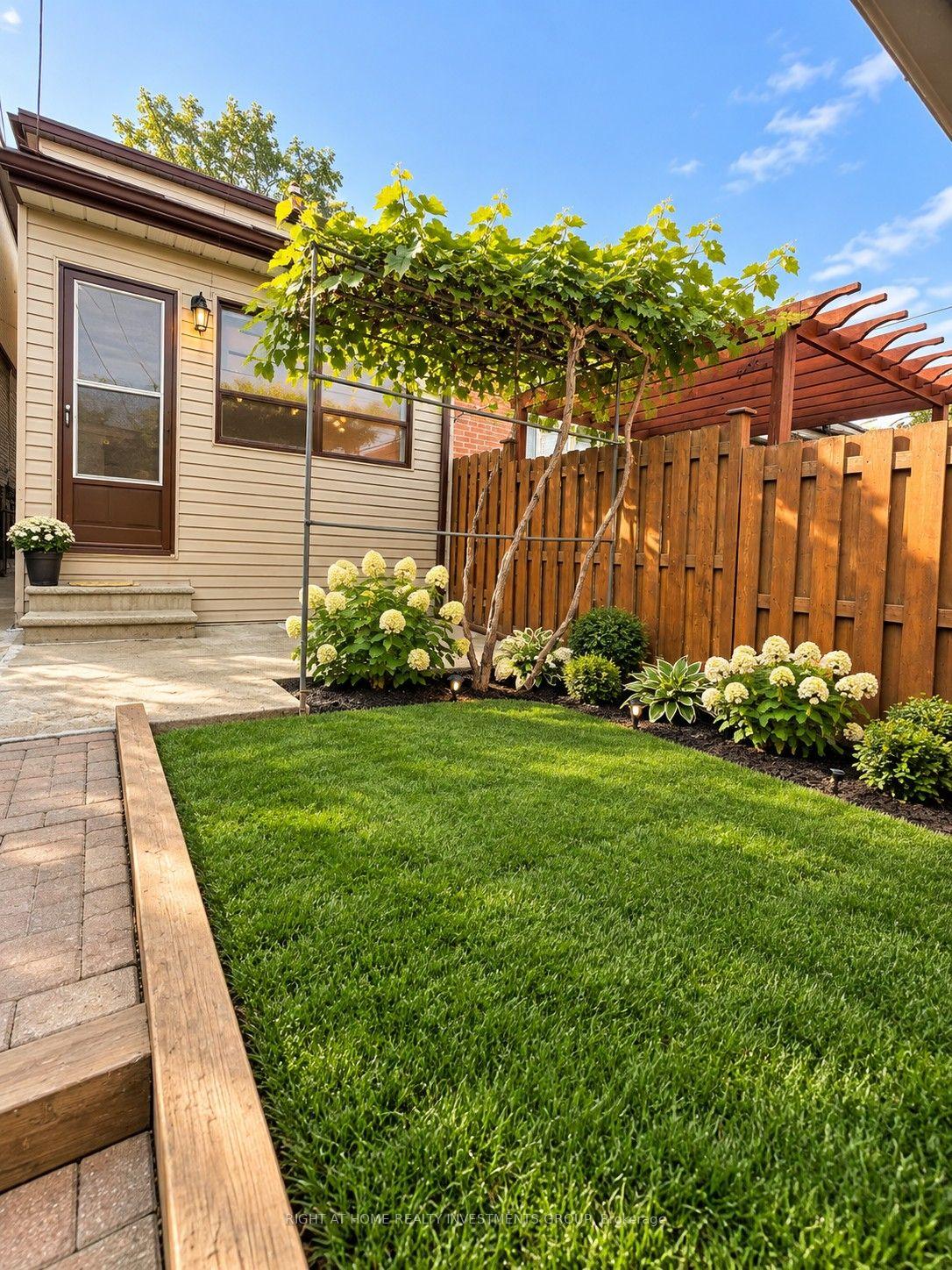 Photo 2 of 242 Silverthorn Avenue, Toronto, Weston-Pellam Park — HOMEH