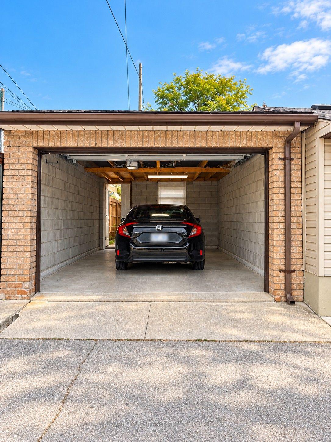 Photo 5 of 242 Silverthorn Avenue, Toronto, Weston-Pellam Park — HOMEH