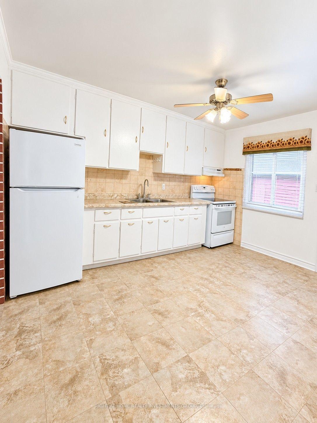 Photo 22 of 242 Silverthorn Avenue, Toronto, Weston-Pellam Park — HOMEH