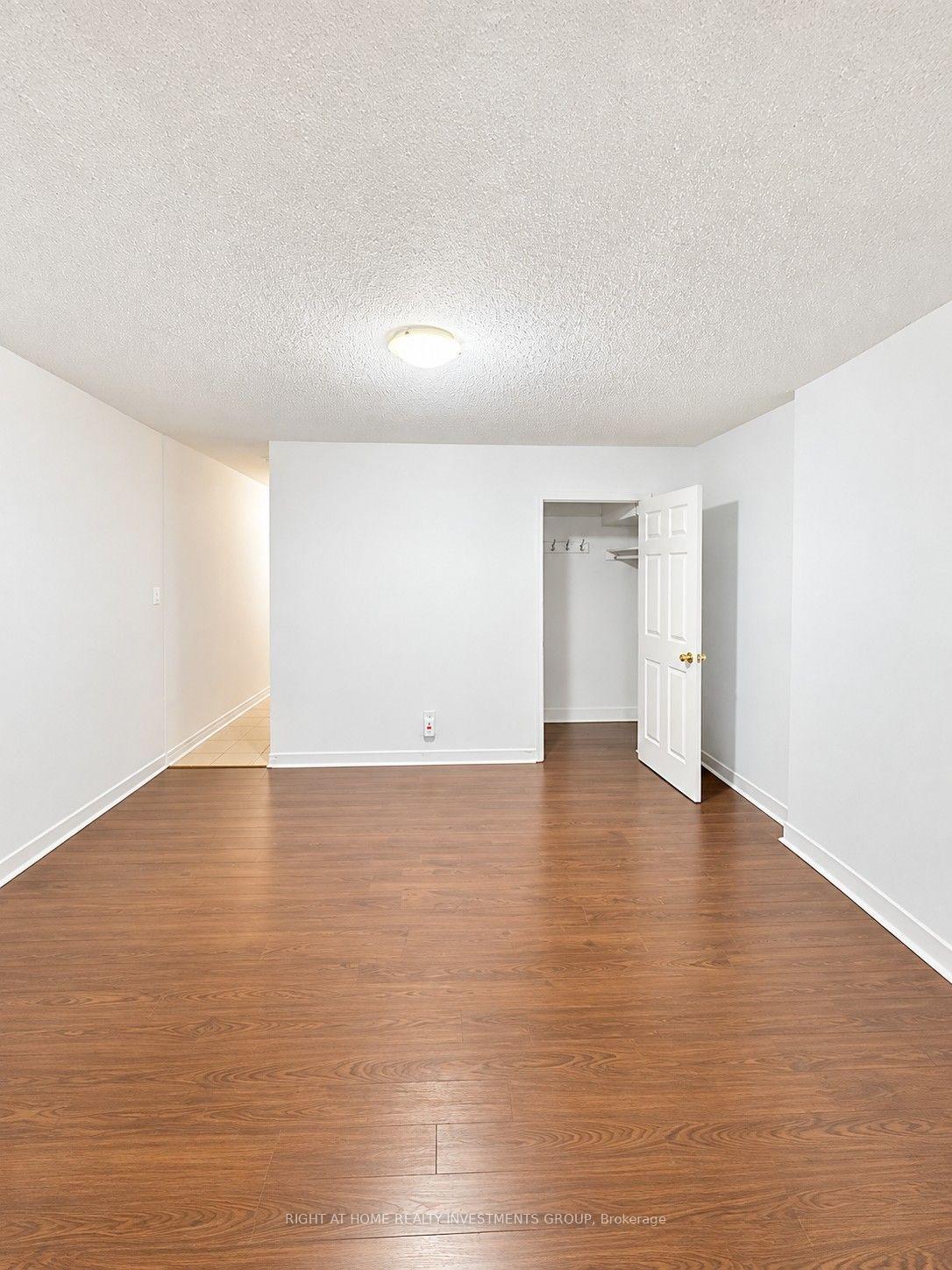 Photo 27 of 242 Silverthorn Avenue, Toronto, Weston-Pellam Park — HOMEH