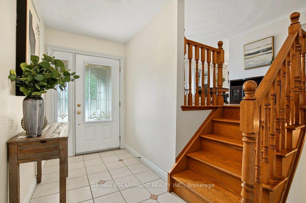 Photo 5 of 30 Catalina Drive, Hamilton, Greenford — HOMEH