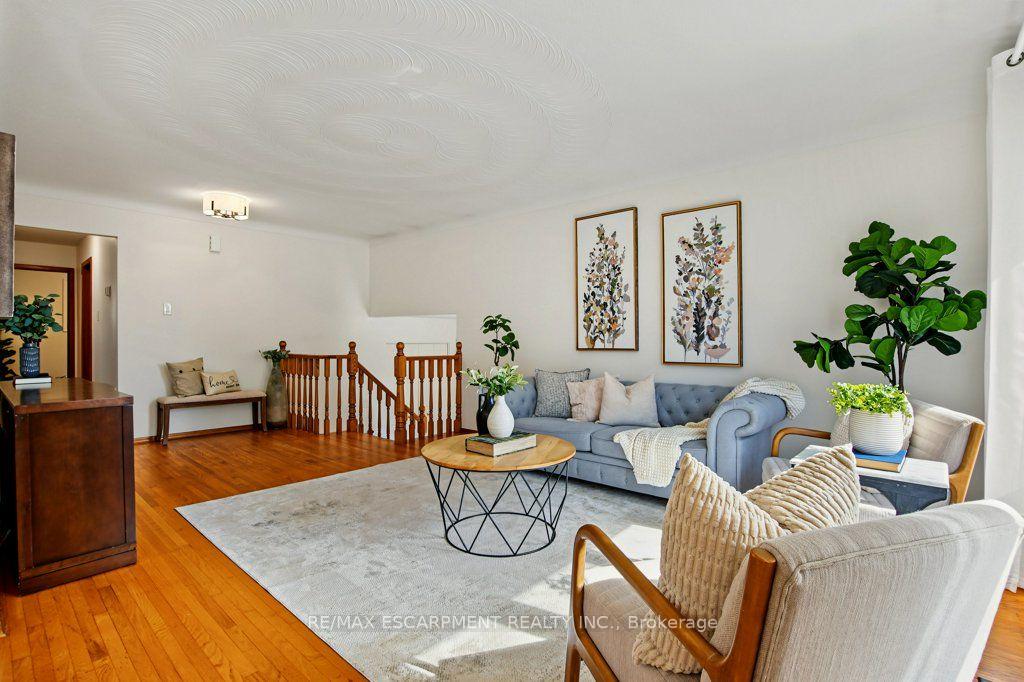 Photo 10 of 30 Catalina Drive, Hamilton, Greenford — HOMEH