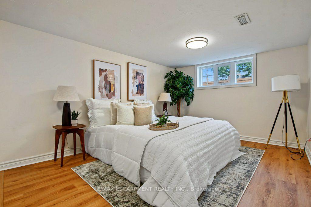Photo 25 of 30 Catalina Drive, Hamilton, Greenford — HOMEH