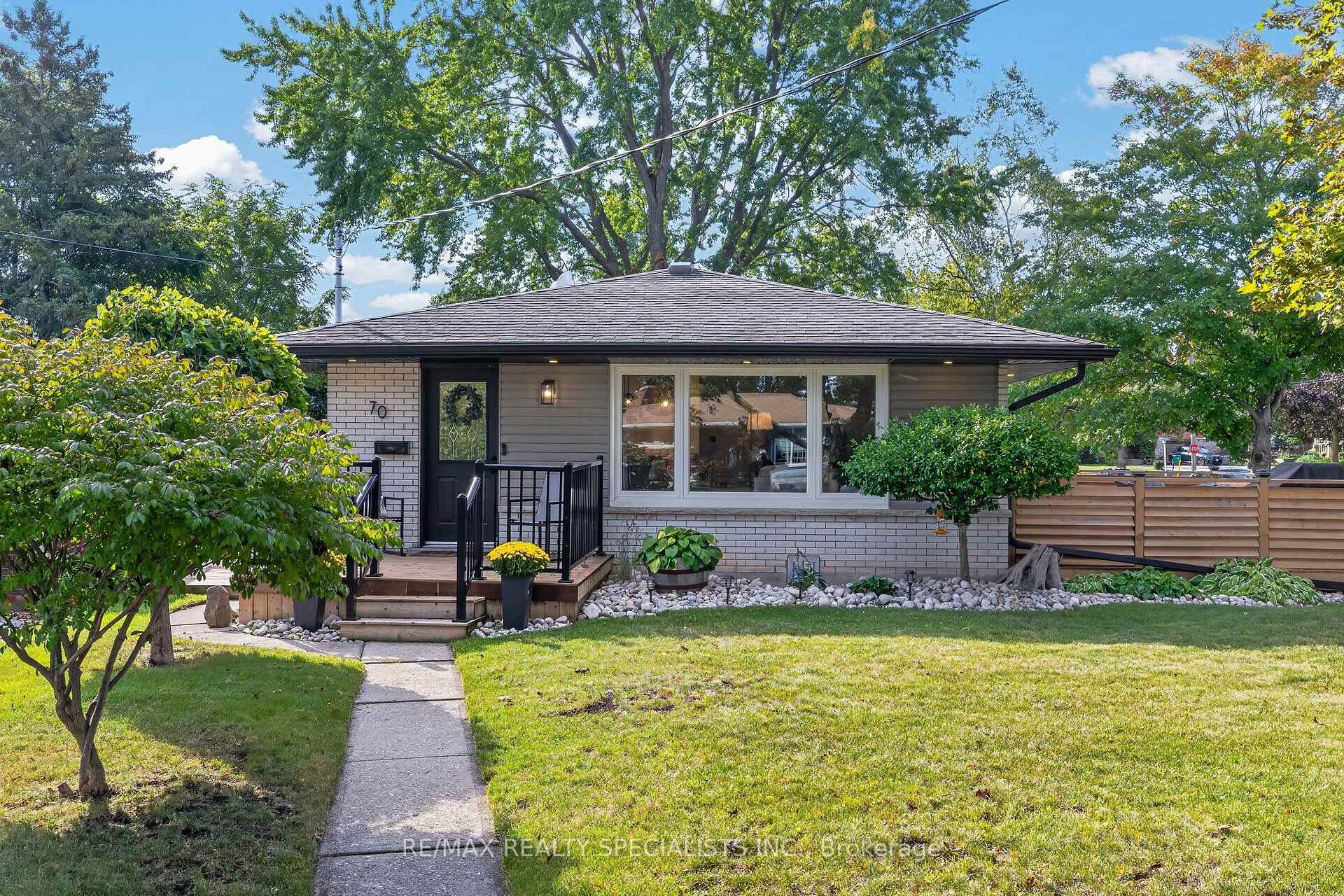 Photo 2 of 70 Duncairn Avenue, Kitchener, Forest Hill — HOMEH