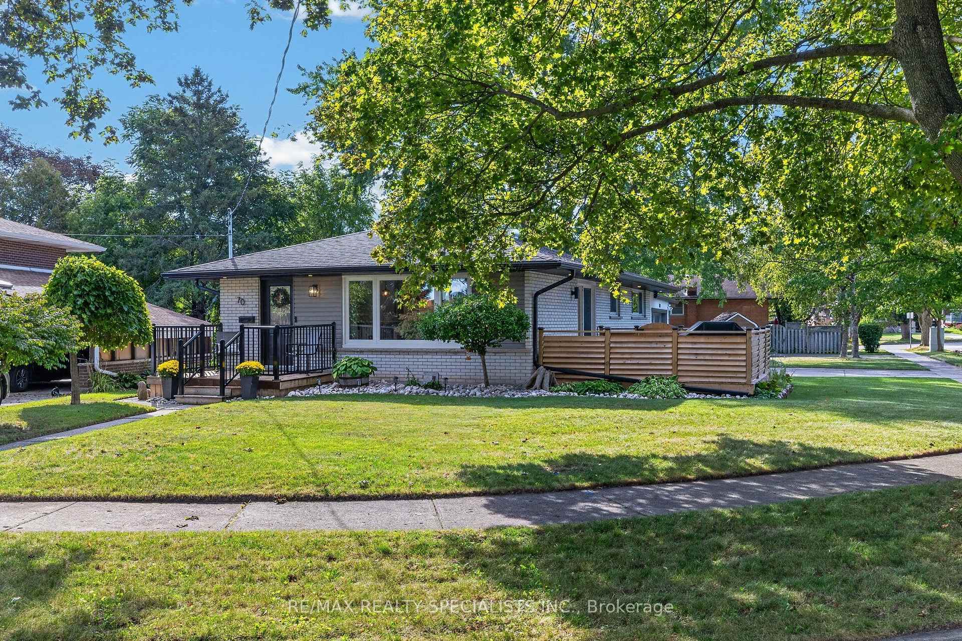 Photo 3 of 70 Duncairn Avenue, Kitchener, Forest Hill — HOMEH