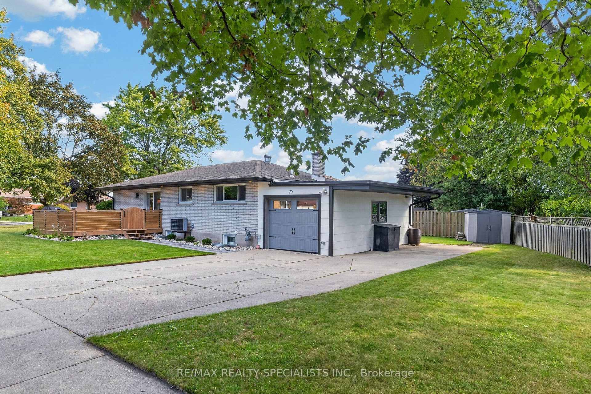 Photo 4 of 70 Duncairn Avenue, Kitchener, Forest Hill — HOMEH