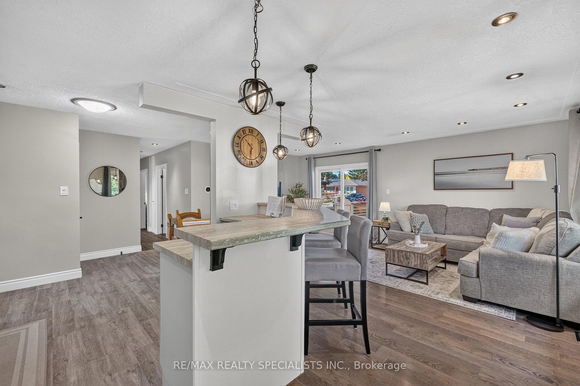 Photo 8 of 70 Duncairn Avenue, Kitchener, Forest Hill — HOMEH