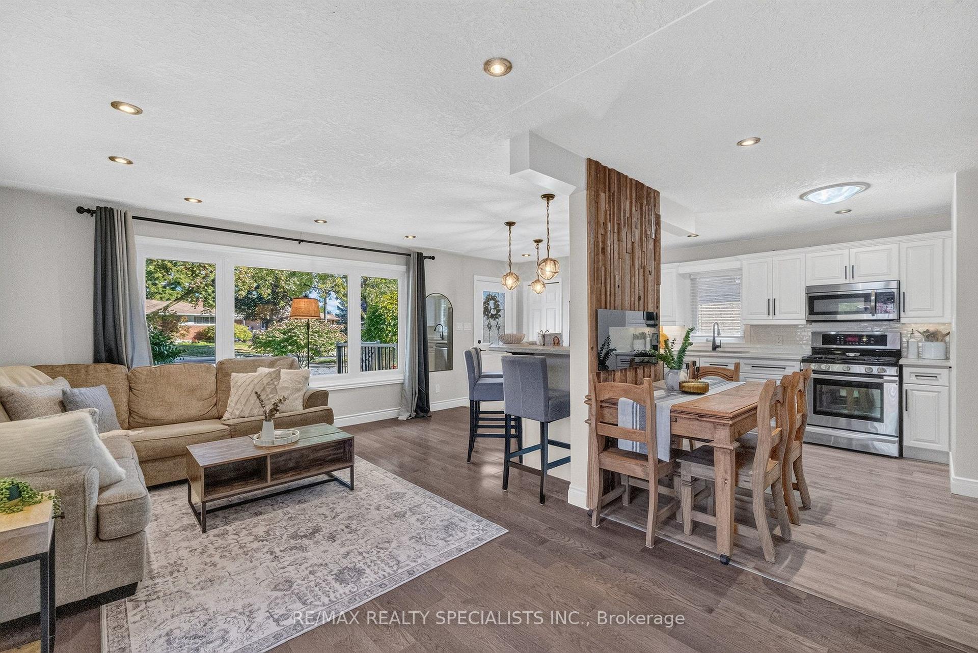 Photo 17 of 70 Duncairn Avenue, Kitchener, Forest Hill — HOMEH