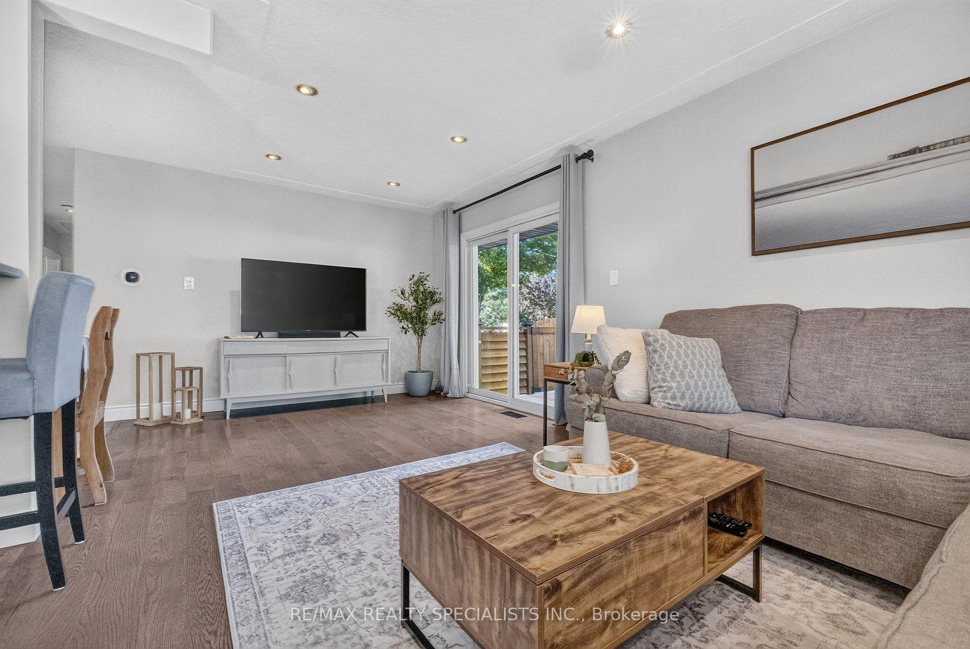 Photo 19 of 70 Duncairn Avenue, Kitchener, Forest Hill — HOMEH