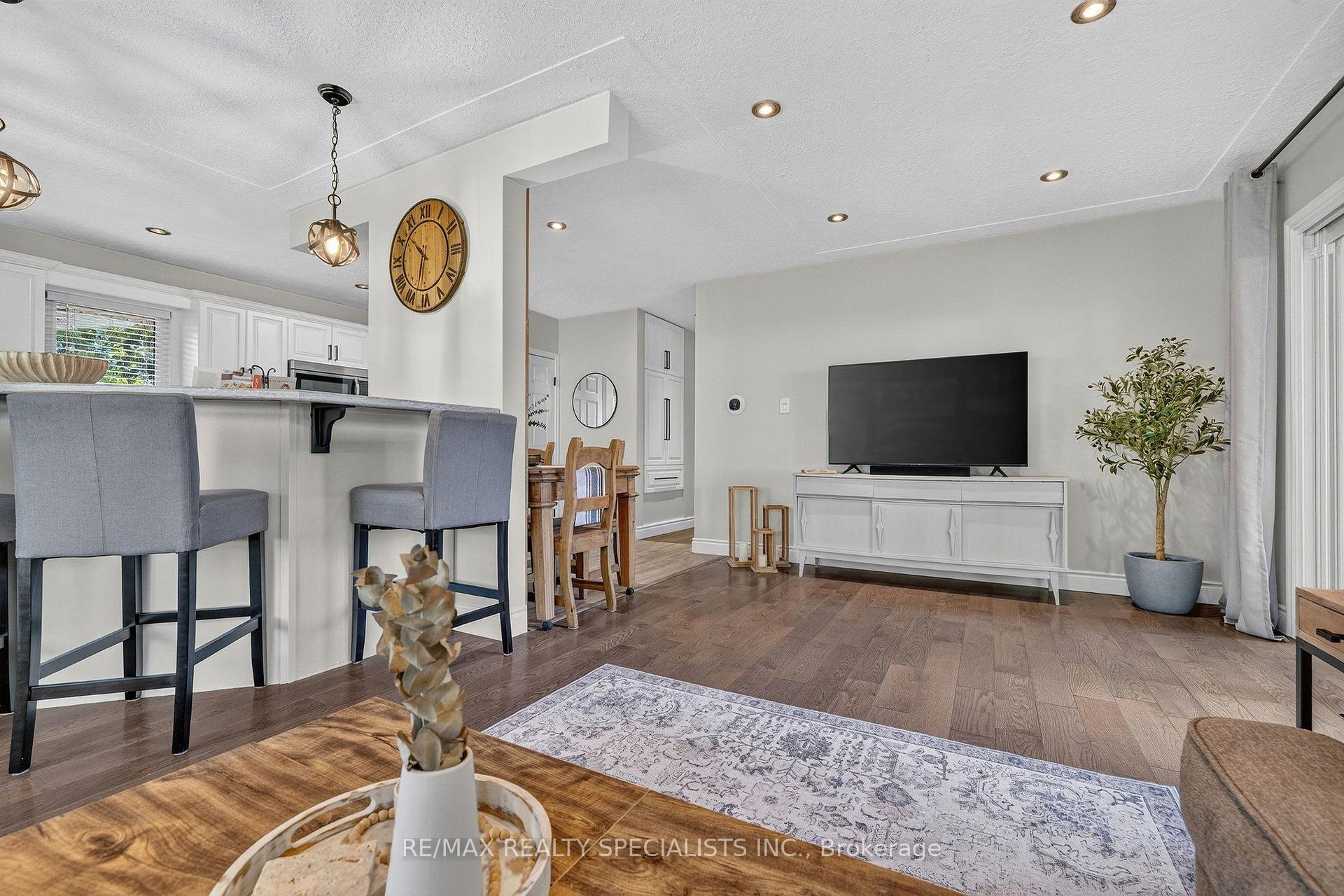 Photo 20 of 70 Duncairn Avenue, Kitchener, Forest Hill — HOMEH