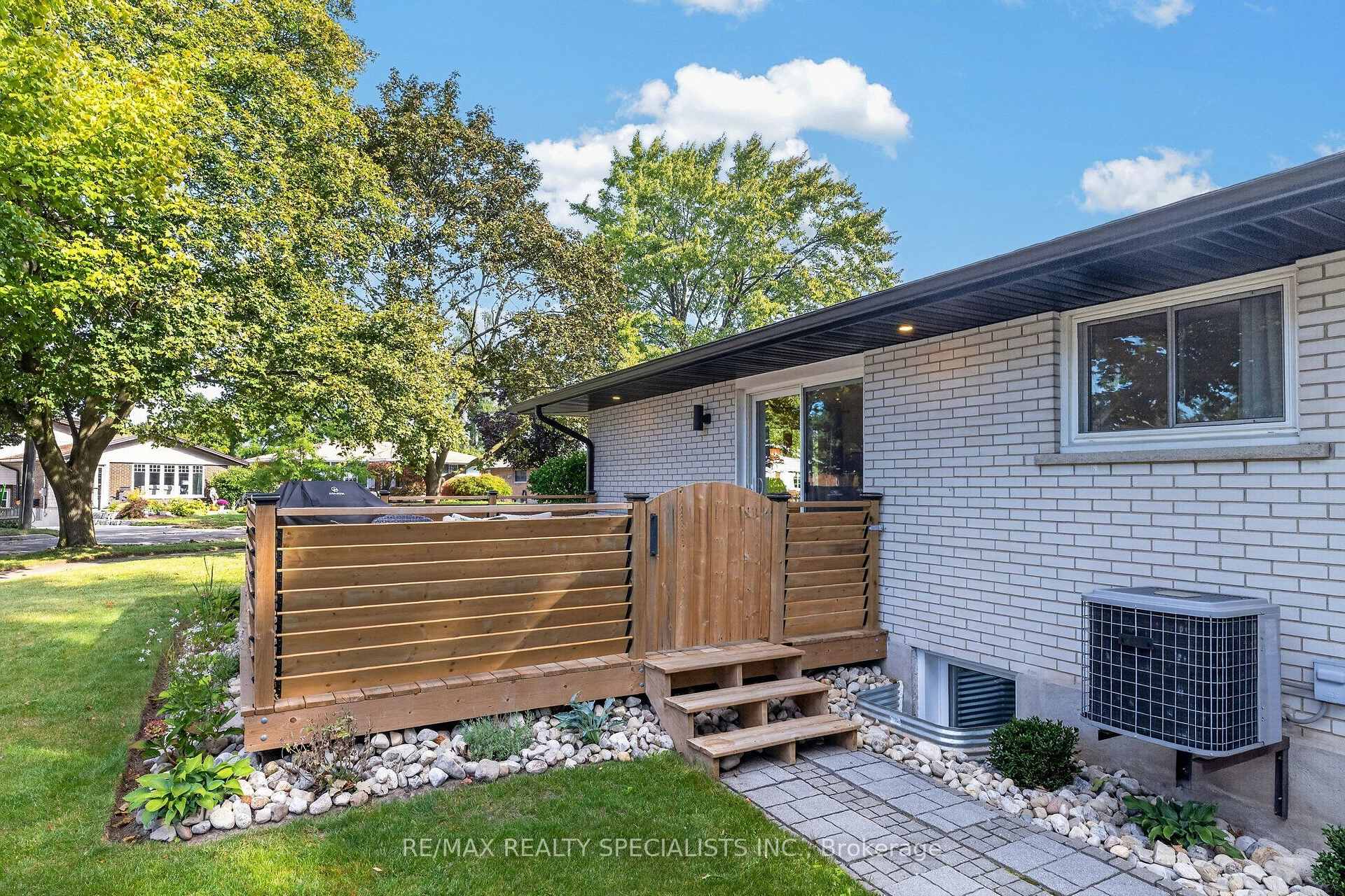 Photo 31 of 70 Duncairn Avenue, Kitchener, Forest Hill — HOMEH