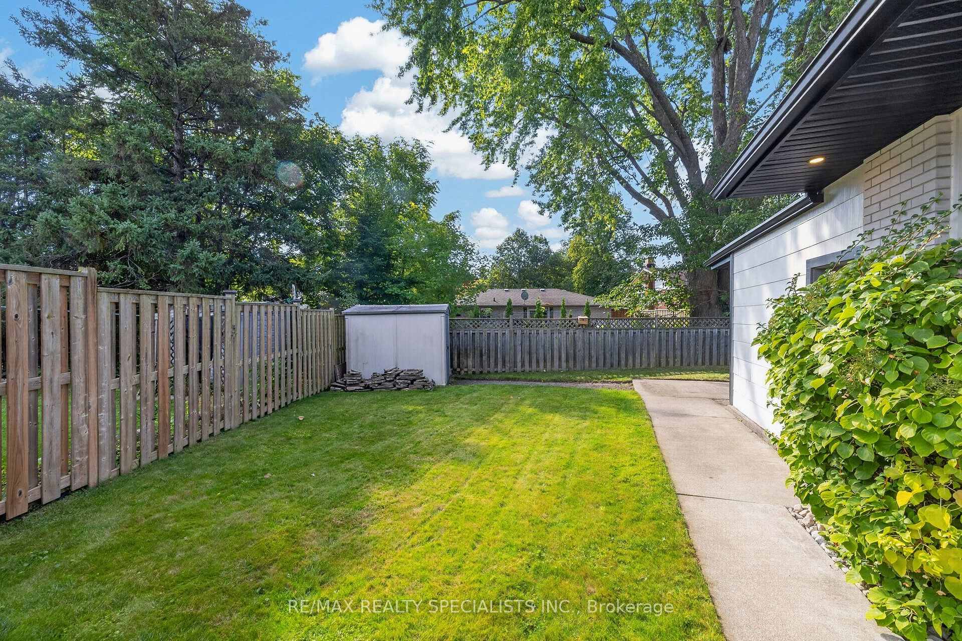 Photo 36 of 70 Duncairn Avenue, Kitchener, Forest Hill — HOMEH