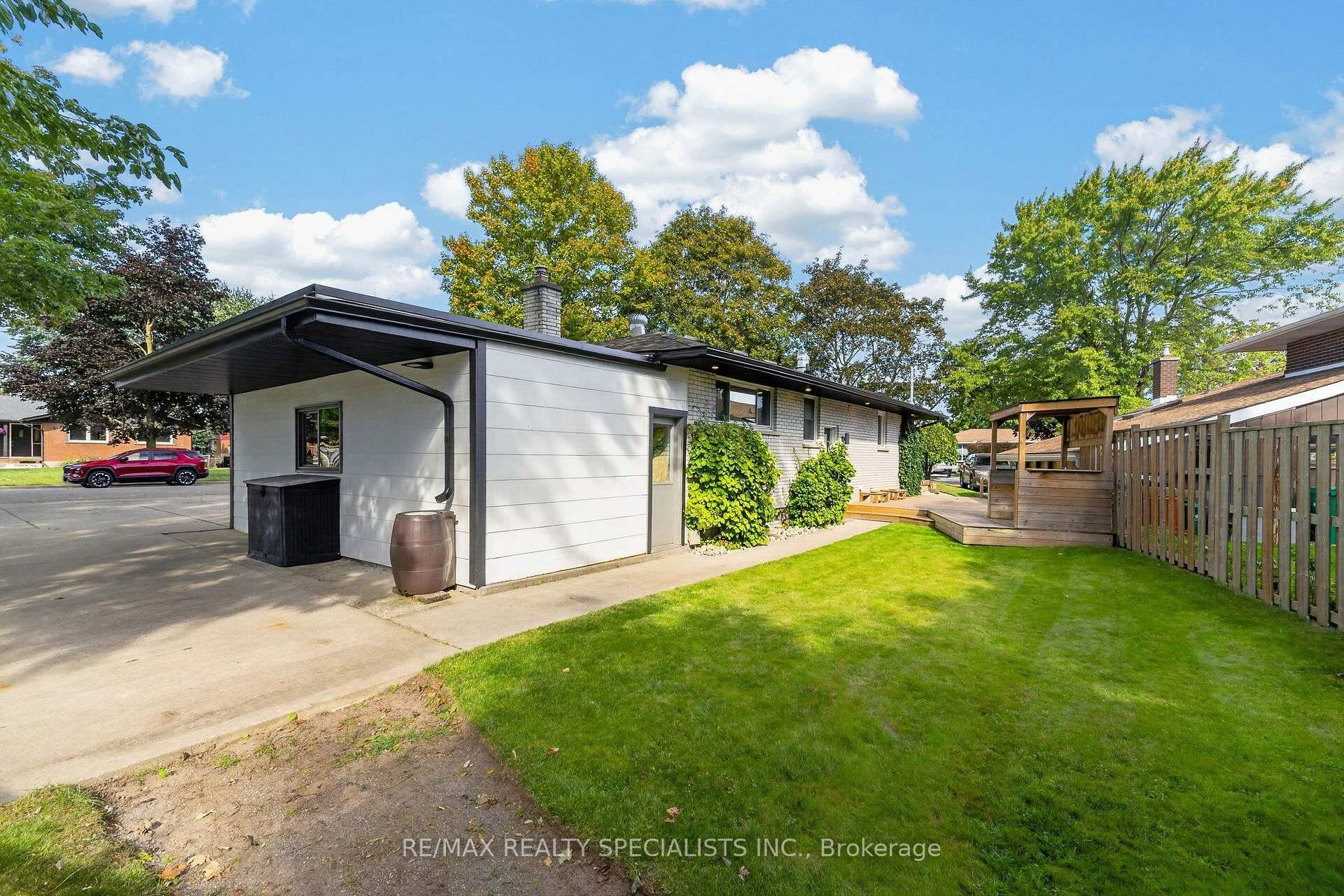 Photo 37 of 70 Duncairn Avenue, Kitchener, Forest Hill — HOMEH
