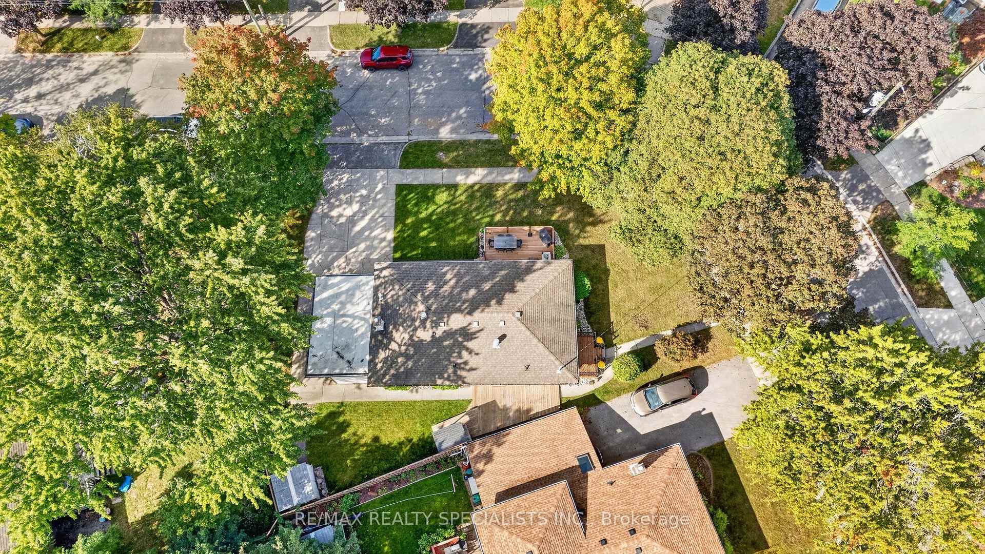 Photo 53 of 70 Duncairn Avenue, Kitchener, Forest Hill — HOMEH