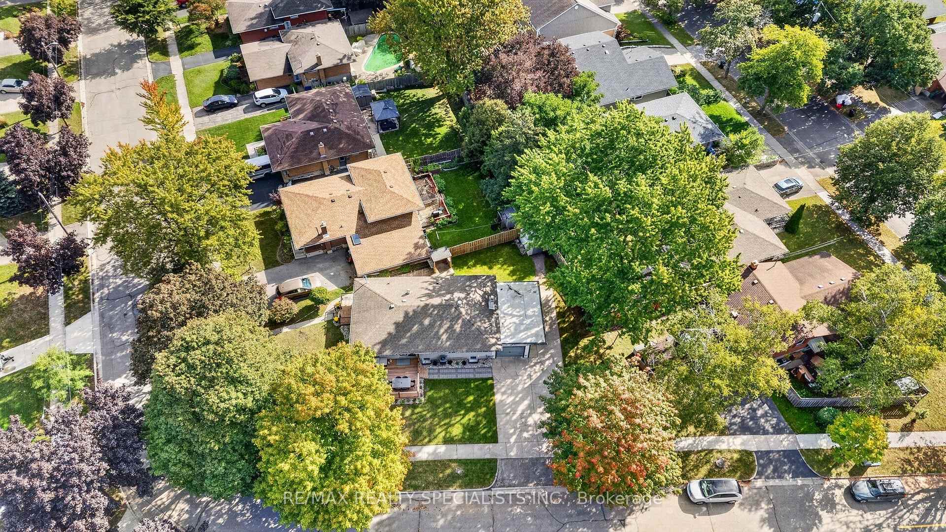 Photo 54 of 70 Duncairn Avenue, Kitchener, Forest Hill — HOMEH