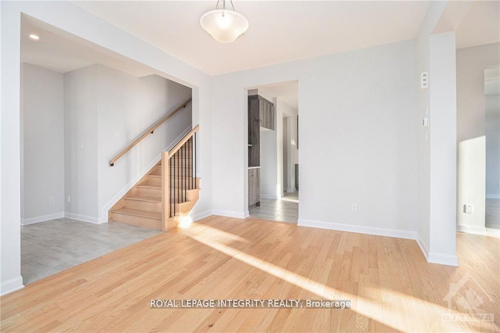 Photo 4 of 169 Gosling Crescent, Ottawa, Kanata - Morgan's Grant/South March — HOMEH