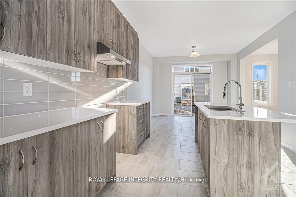 Photo 10 of 169 Gosling Crescent, Ottawa, Kanata - Morgan's Grant/South March — HOMEH