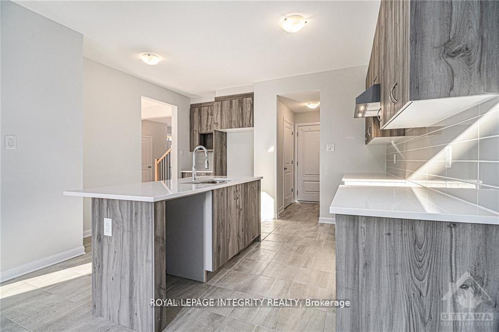 Photo 11 of 169 Gosling Crescent, Ottawa, Kanata - Morgan's Grant/South March — HOMEH