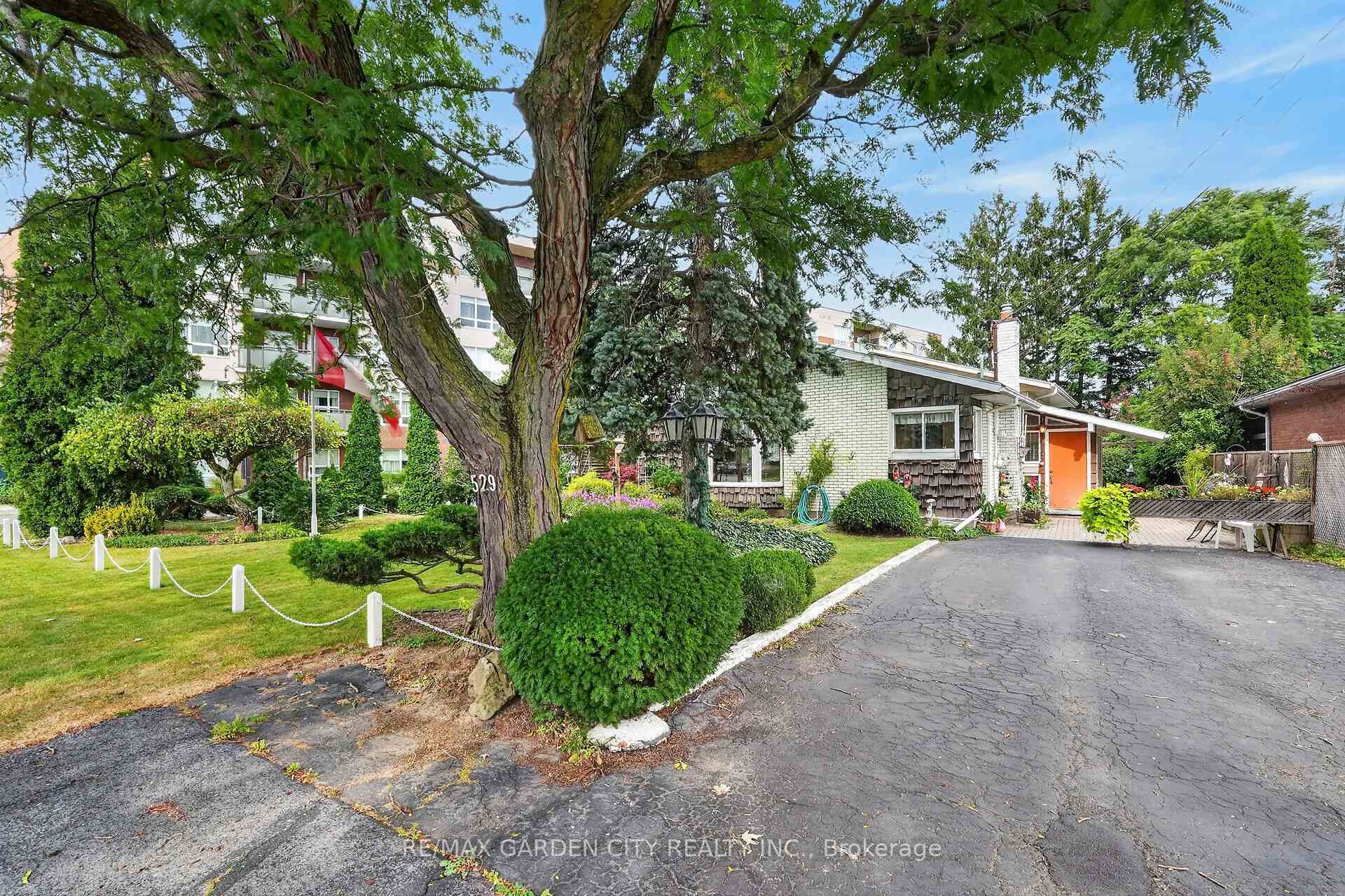Photo of 529 Carlton Street