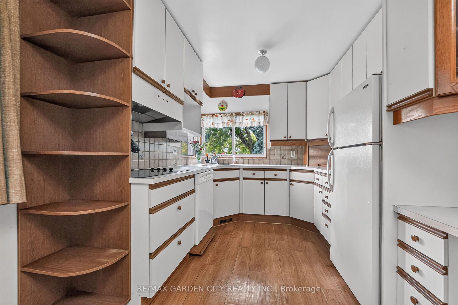 Photo 5 of 529 Carlton Street, St. Catharines, Carlton/Bunting — HOMEH