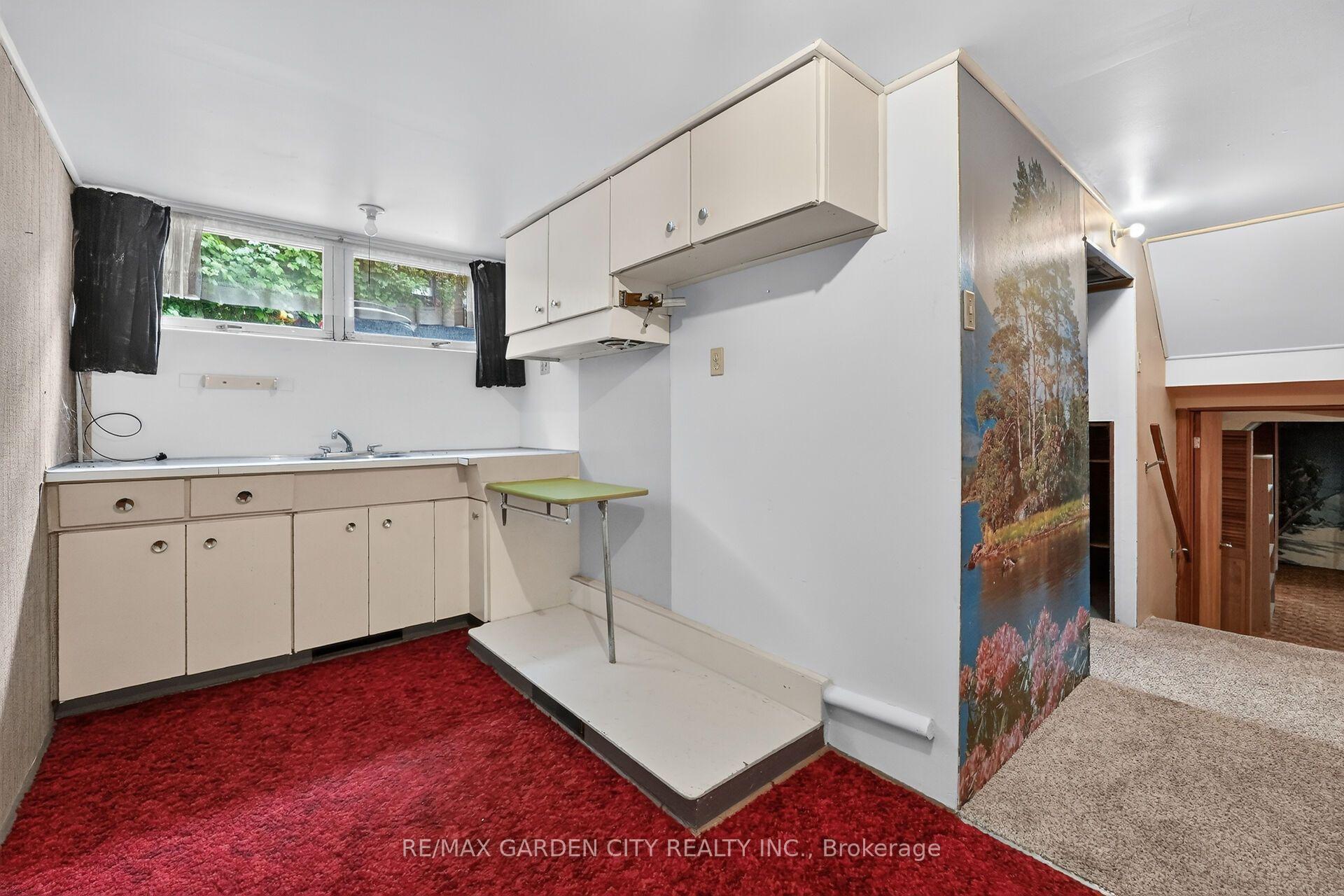 Photo 16 of 529 Carlton Street, St. Catharines, Carlton/Bunting — HOMEH
