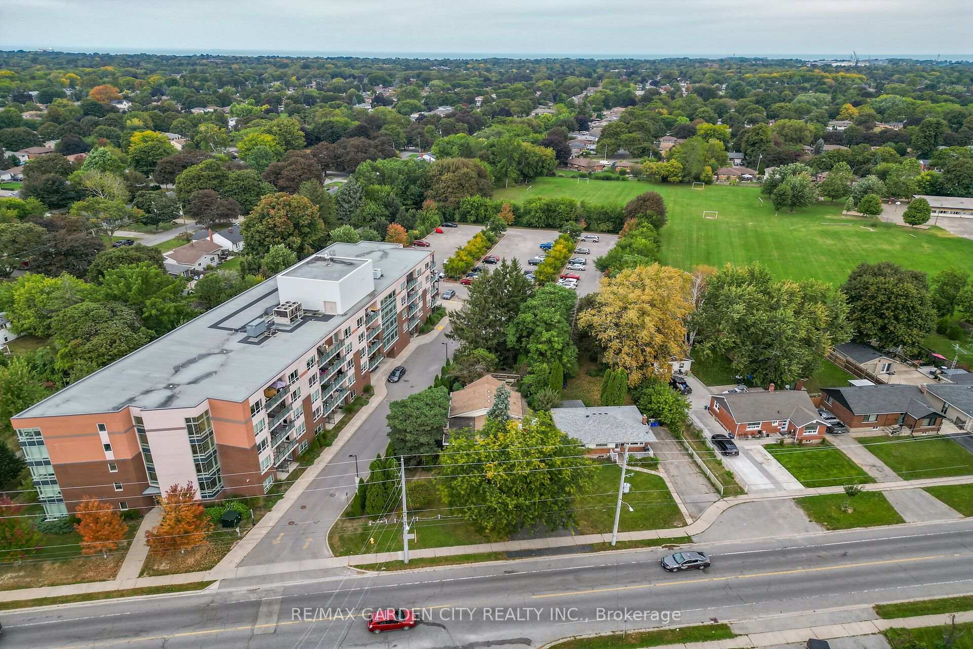 Photo 36 of 529 Carlton Street, St. Catharines, Carlton/Bunting — HOMEH