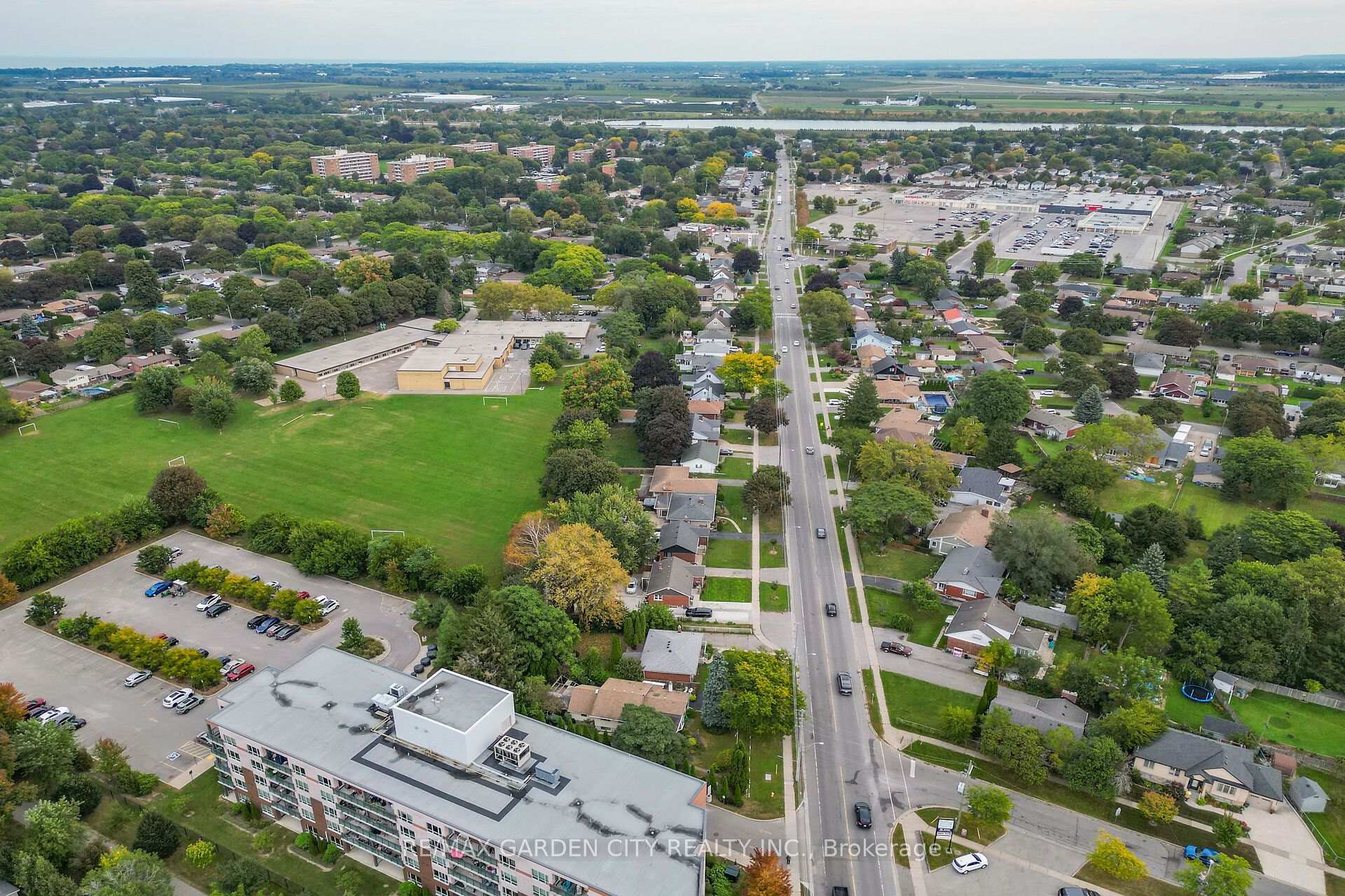 Photo 42 of 529 Carlton Street, St. Catharines, Carlton/Bunting — HOMEH