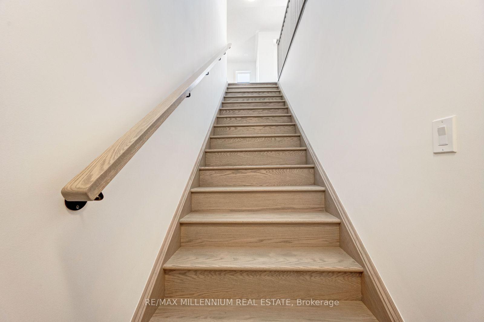 Photo 5 of Unit Upper, 34 Thornbird Crescent, Brampton, Northwest Brampton — HOMEH