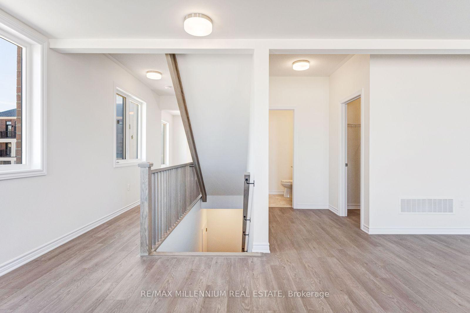 Photo 6 of Unit Upper, 34 Thornbird Crescent, Brampton, Northwest Brampton — HOMEH