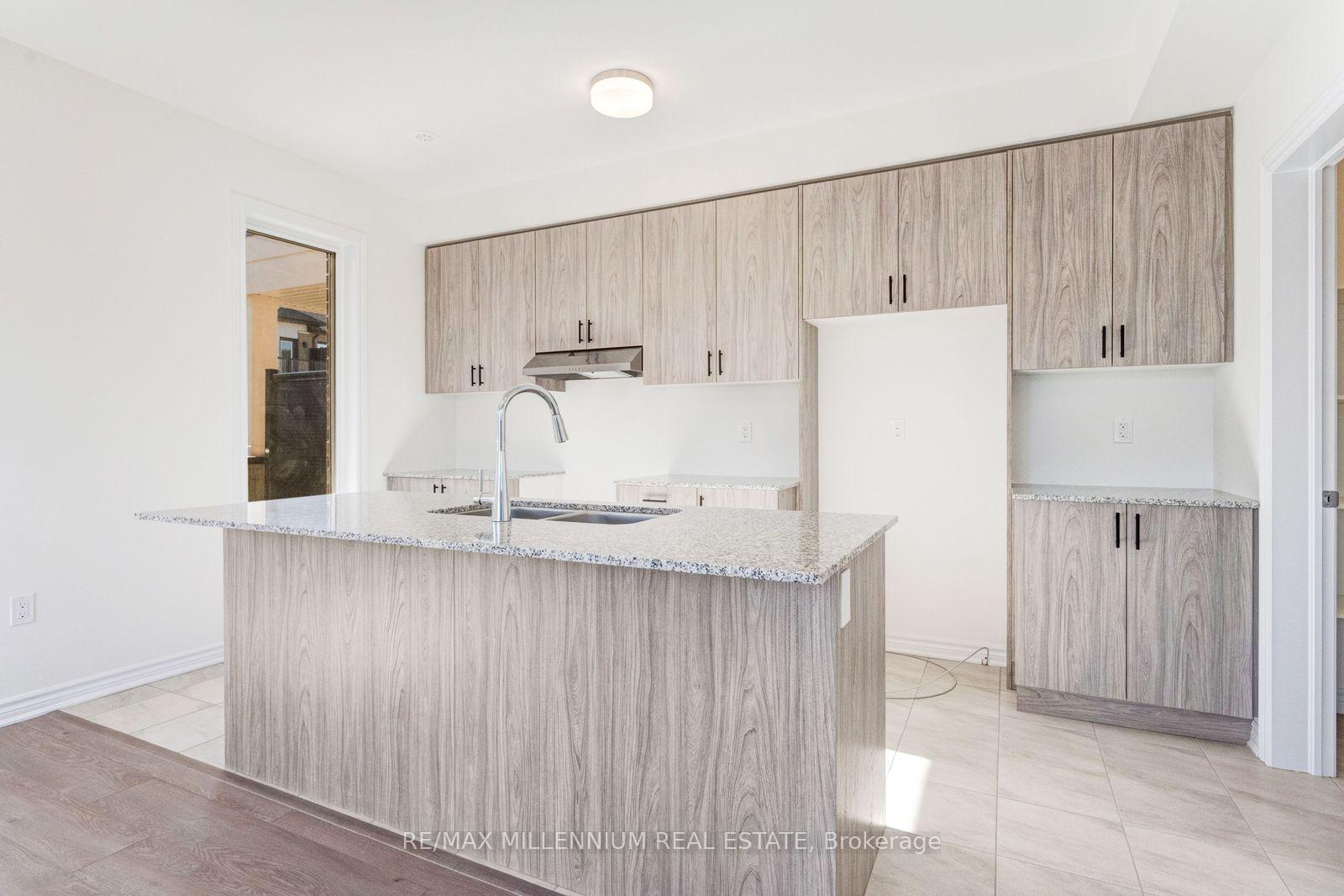 Photo 22 of Unit Upper, 34 Thornbird Crescent, Brampton, Northwest Brampton — HOMEH