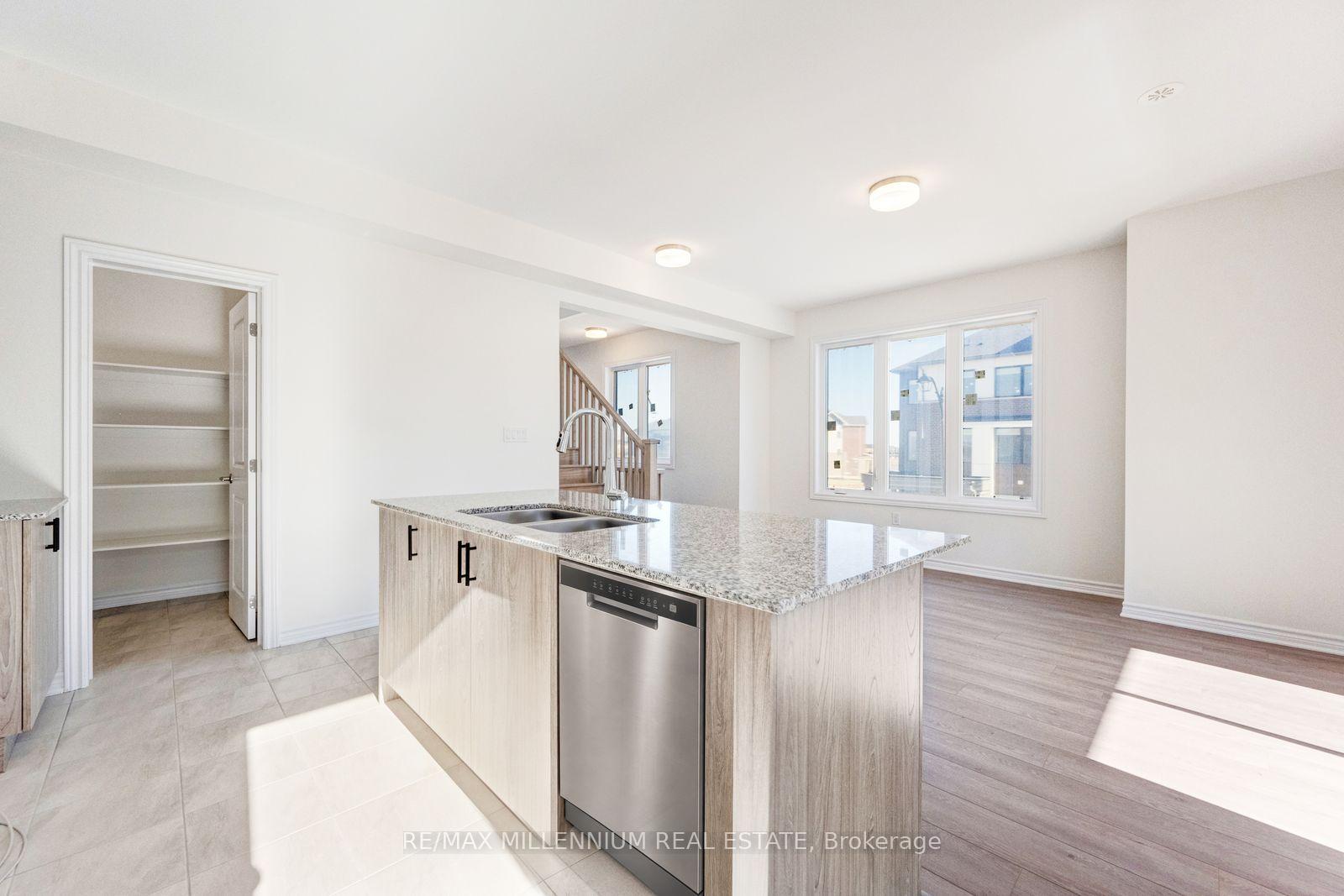 Photo 24 of Unit Upper, 34 Thornbird Crescent, Brampton, Northwest Brampton — HOMEH