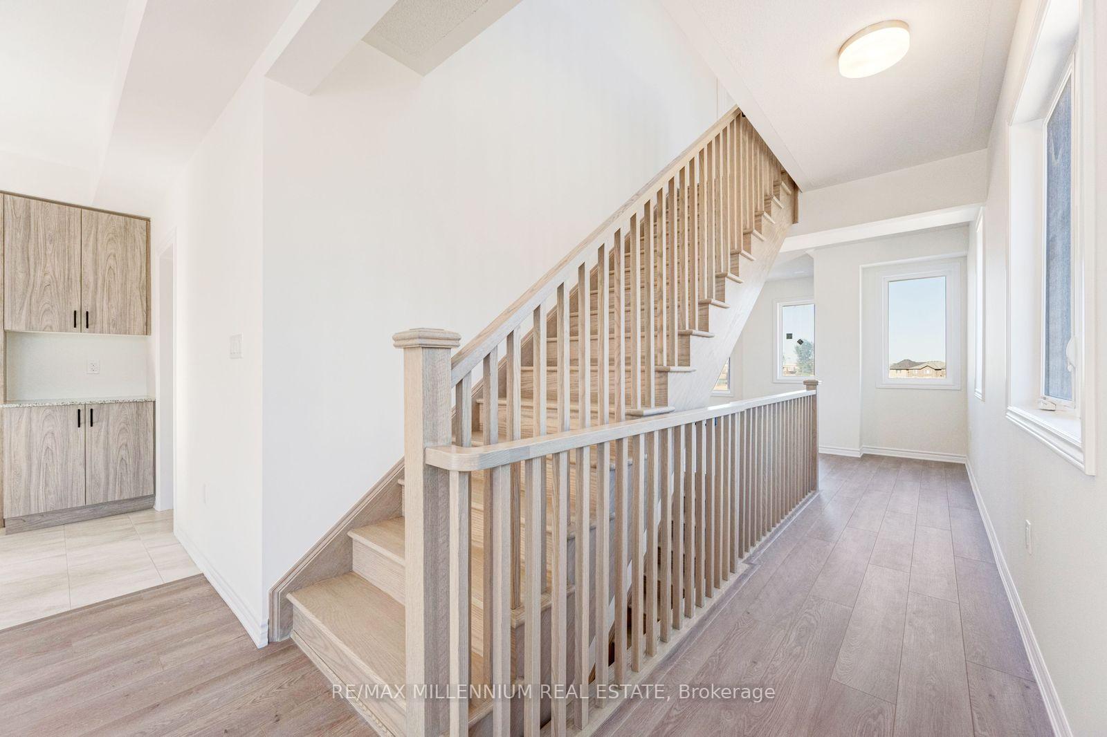 Photo 28 of Unit Upper, 34 Thornbird Crescent, Brampton, Northwest Brampton — HOMEH