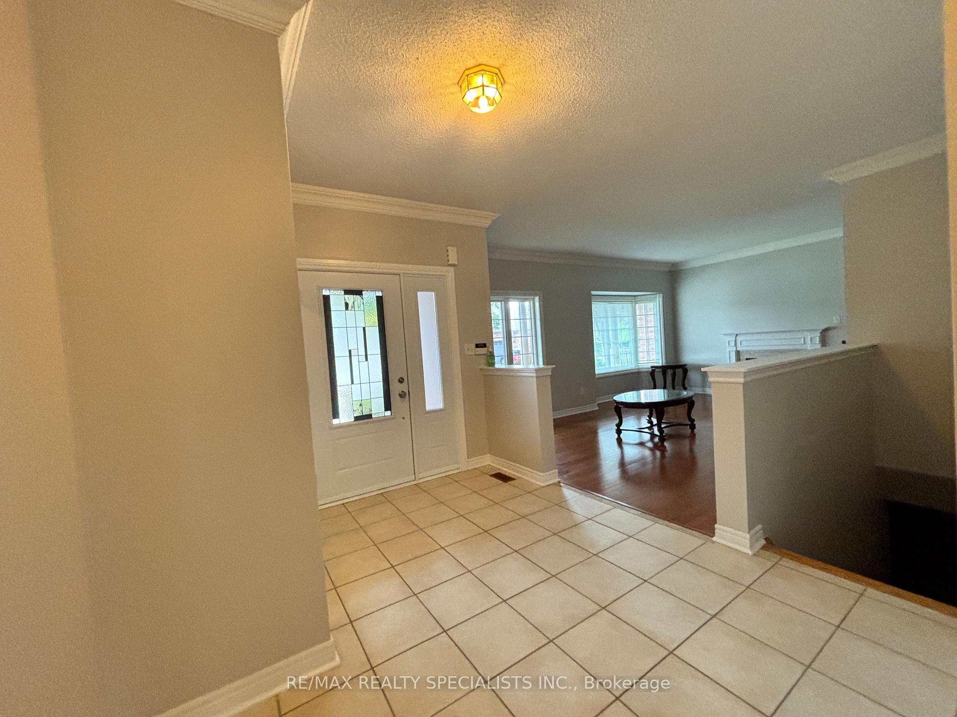 Photo 2 of 8 Yorkwood Trail, Brampton, Sandringham-Wellington — HOMEH